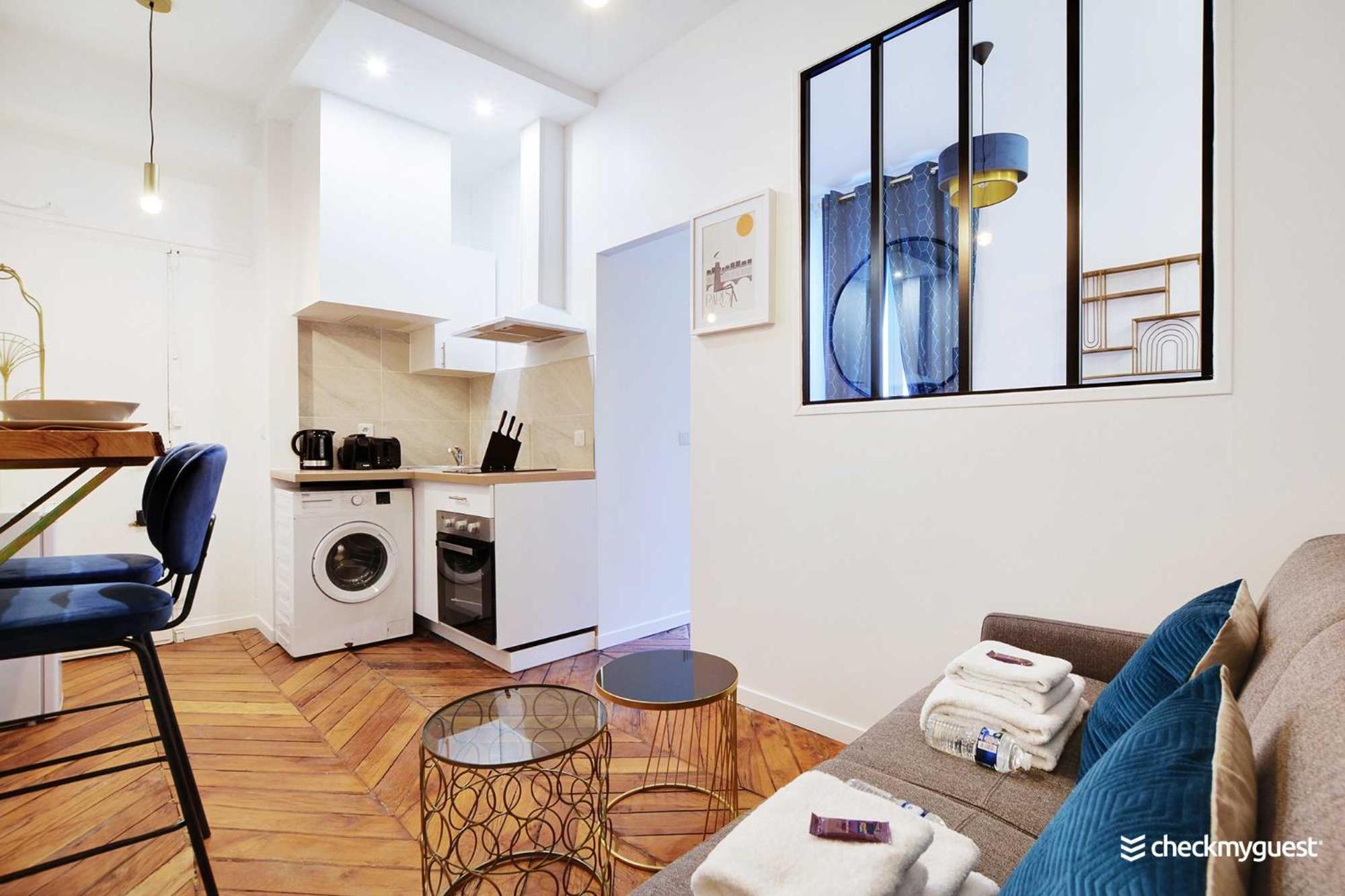 Chic Parisian Retreat Alexandre Dumas 2c * Parijs